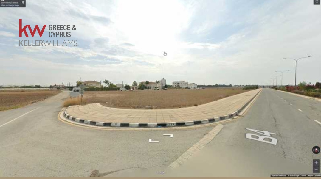 9974m2 Terreno en Dromolaxia, Larnaka, Chipre No. 61306