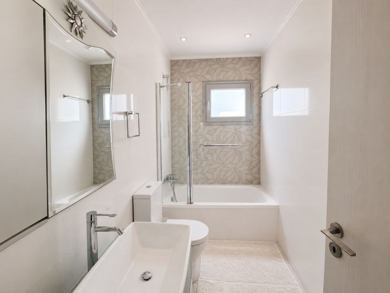 3 bedrooms Apartment in Agios Tychonas, Limassol, Cyprus No. 60589