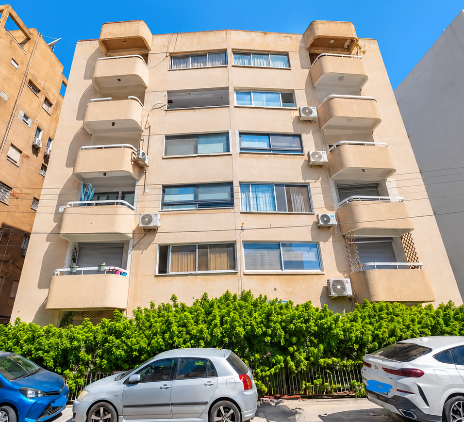 3 bedrooms Apartment in Neapolis, Limassol, Cyprus No. 62733