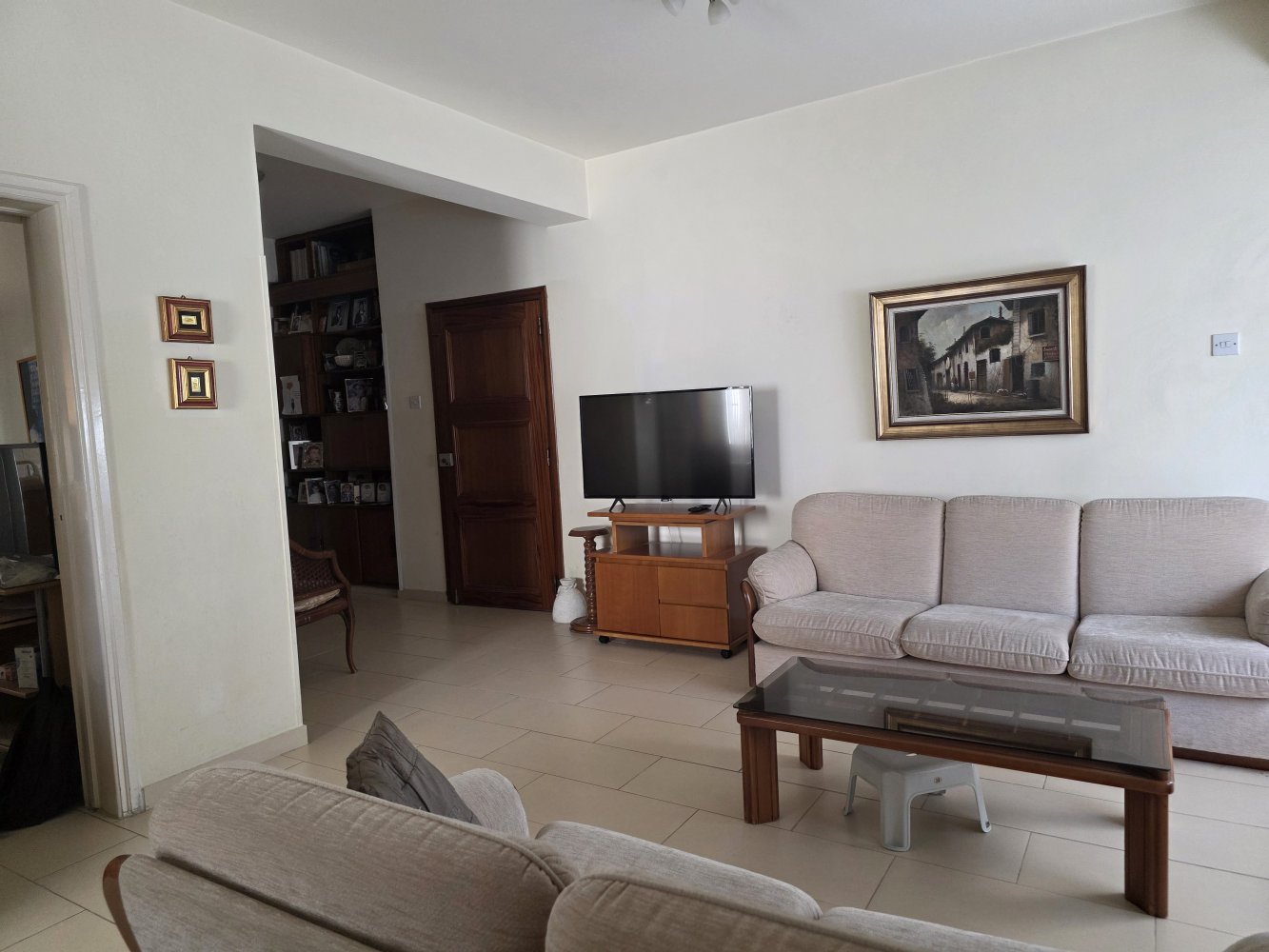 3 bedrooms Apartment in Nicosia, Cyprus No. 62449