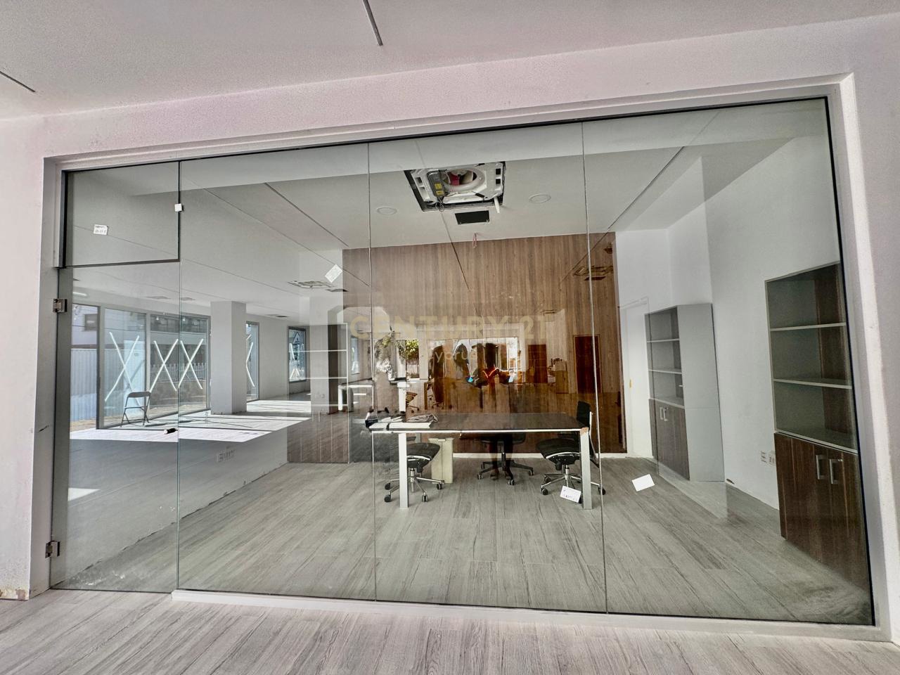 464m2 Oficina en Kato Polemidia, Limassol, Chipre No. 53643