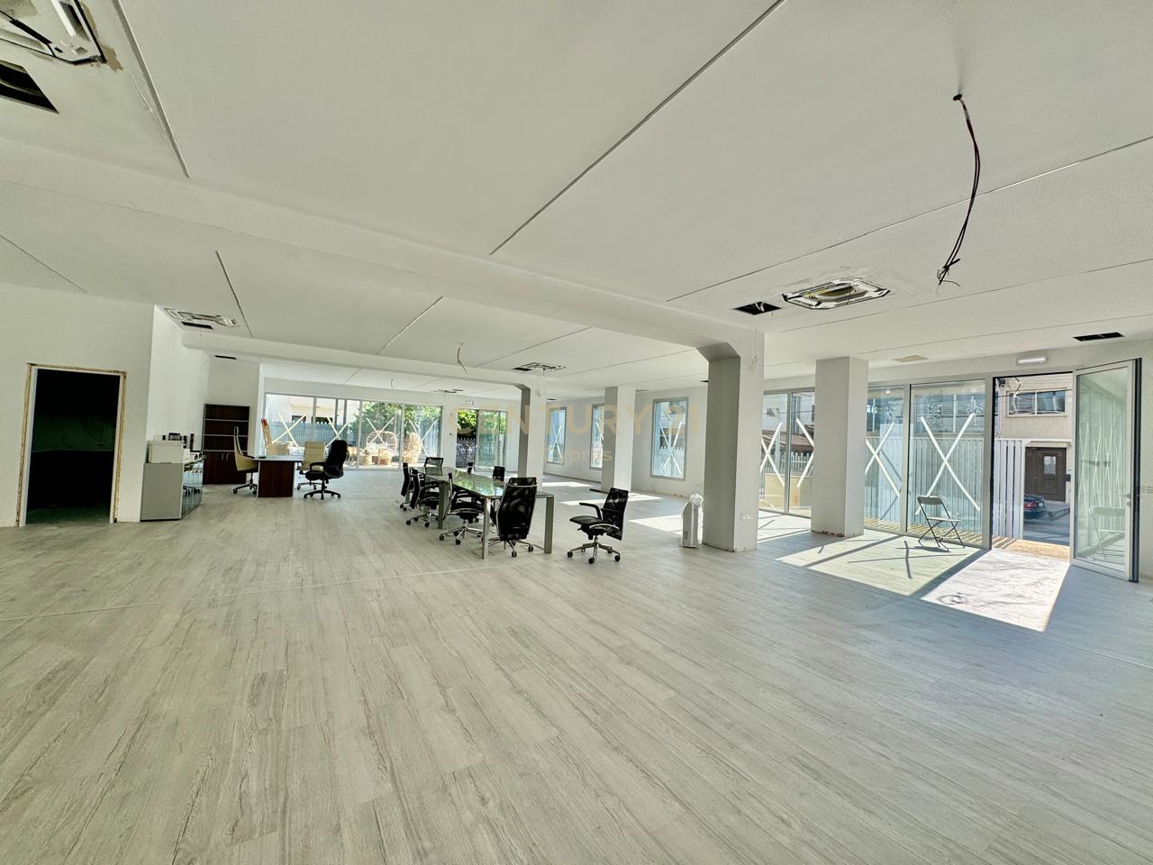 464m2 Oficina en Kato Polemidia, Limassol, Chipre No. 53643