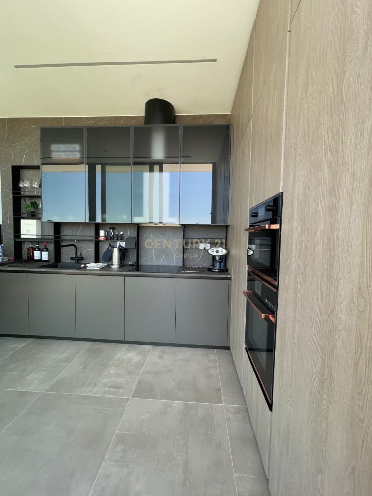 2 bedrooms Penthouse in Agios Athanasios, Limassol, Cyprus No. 55001