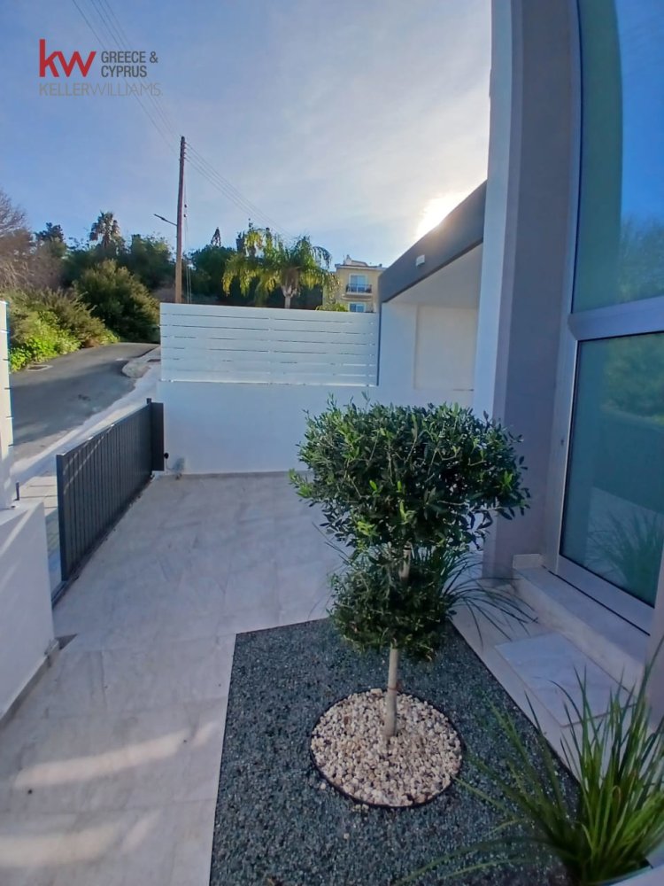 3 bedrooms Villa in Chloraka, Paphos, Cyprus No. 60751