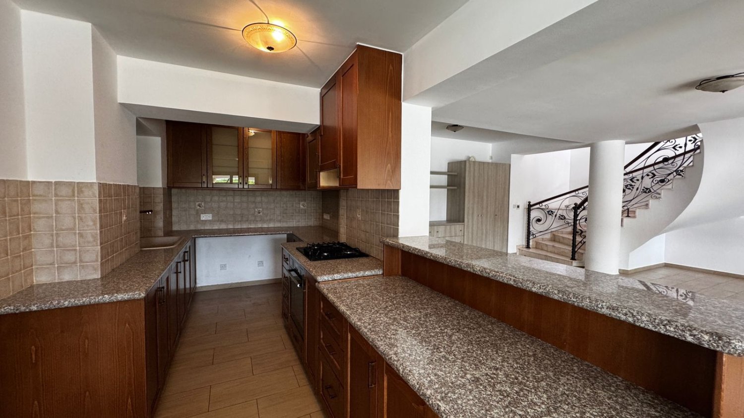 7 dormitorios Villa en Mouttagiaka, Limassol, Chipre No. 62402