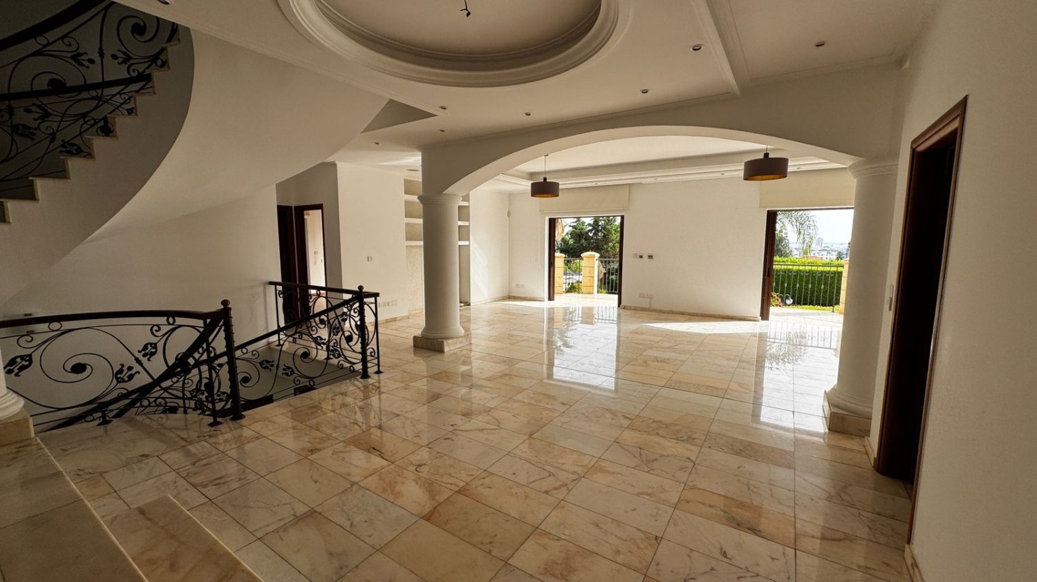7 dormitorios Villa en Mouttagiaka, Limassol, Chipre No. 62402