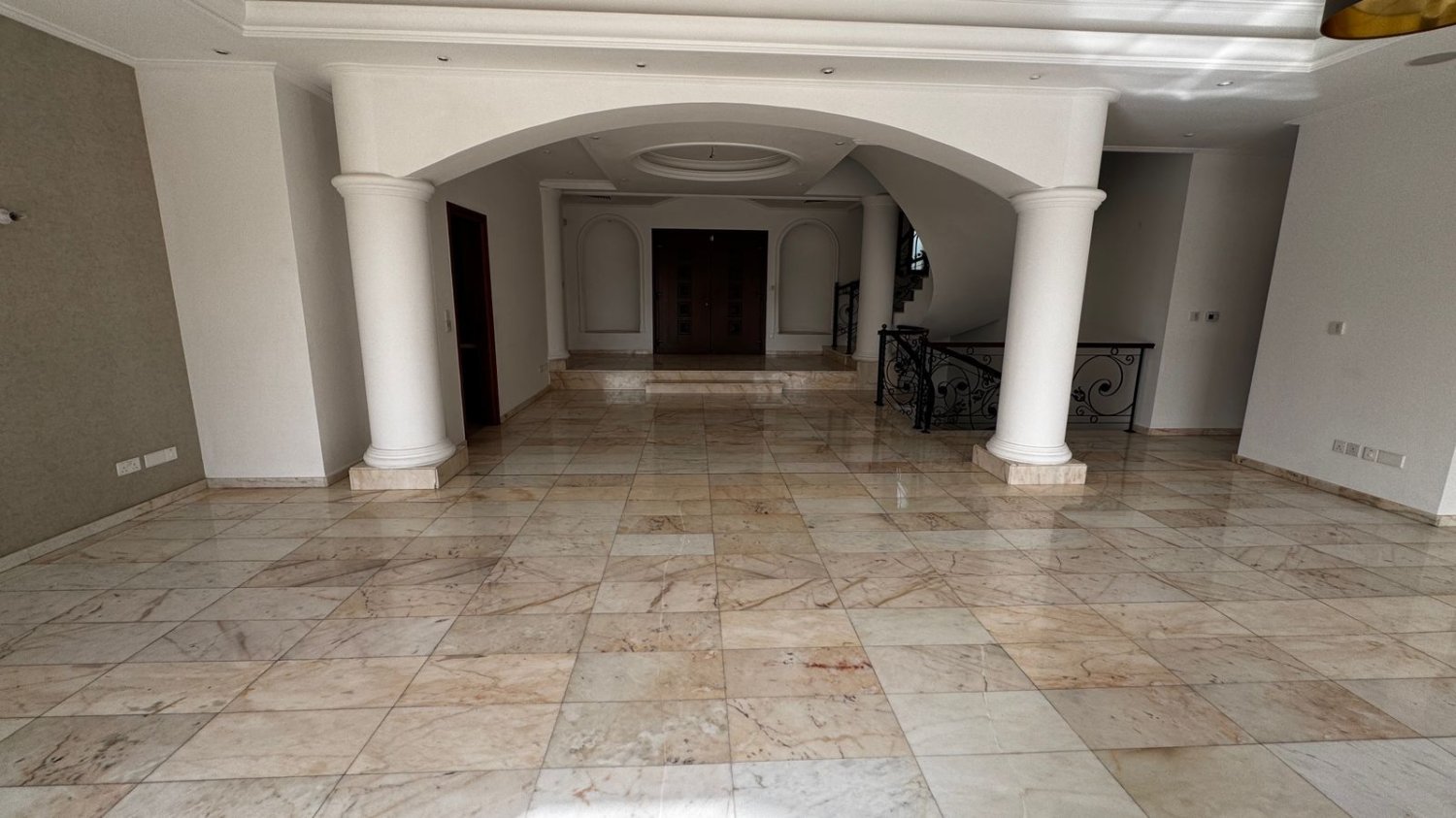 7 dormitorios Villa en Mouttagiaka, Limassol, Chipre No. 62402