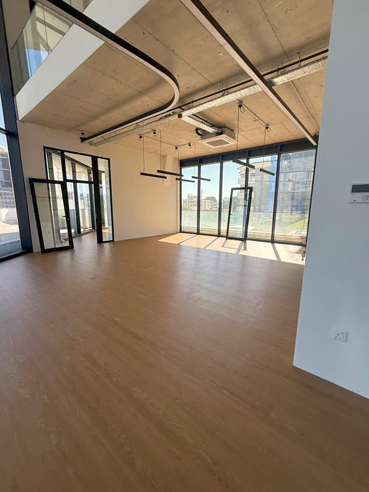 6 rooms Office in Mesa Geitonia, Limassol, Cyprus No. 62333