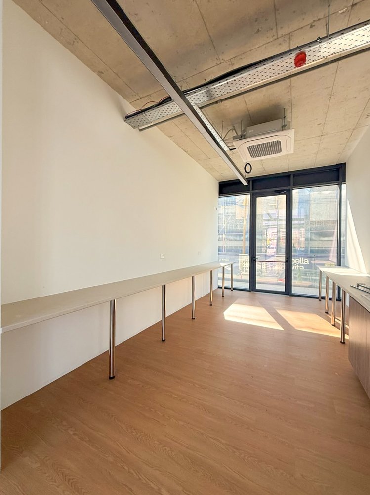 6 rooms Office in Mesa Geitonia, Limassol, Cyprus No. 62333