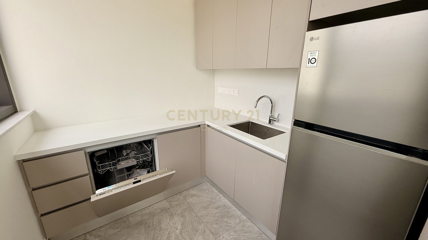 235m2 Bureau à Mesa Geitonia, Limassol, Chypre No. 55264