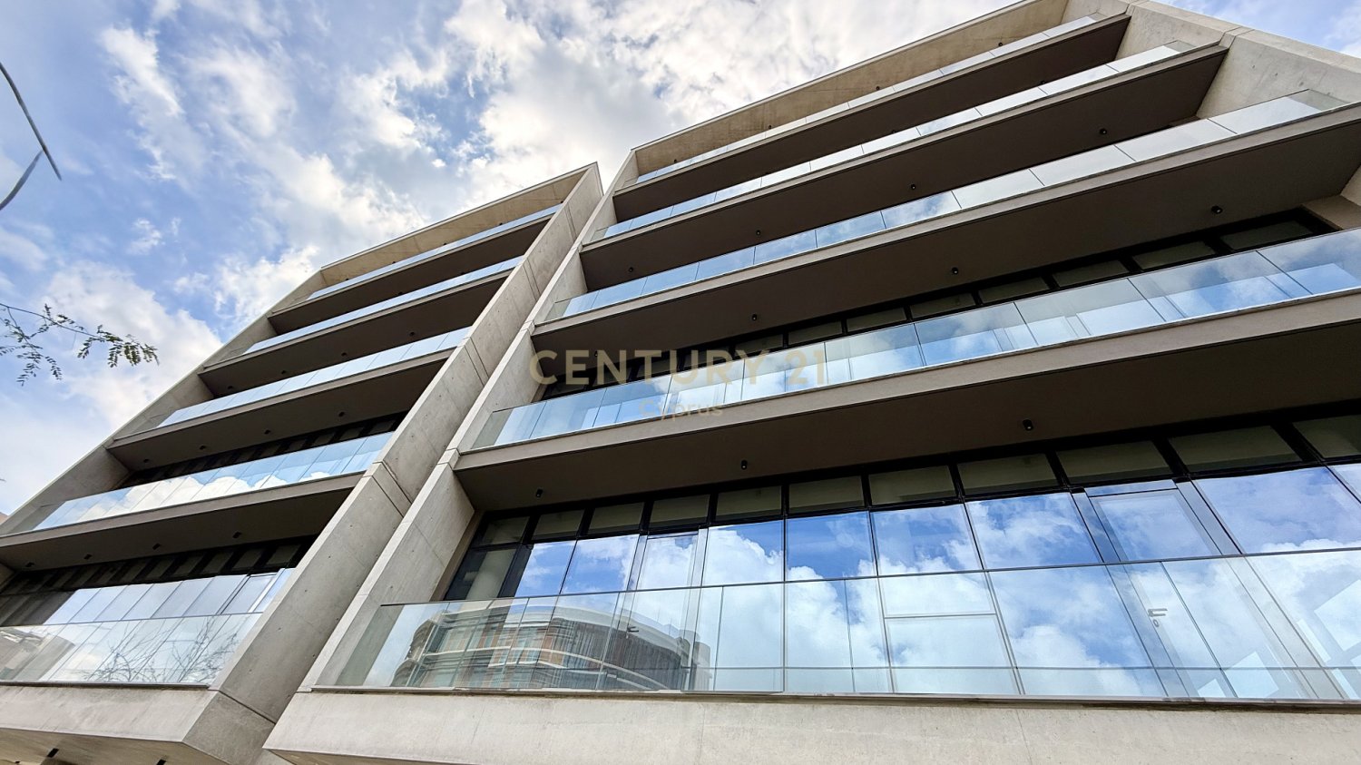 235m2 Bureau à Mesa Geitonia, Limassol, Chypre No. 55264