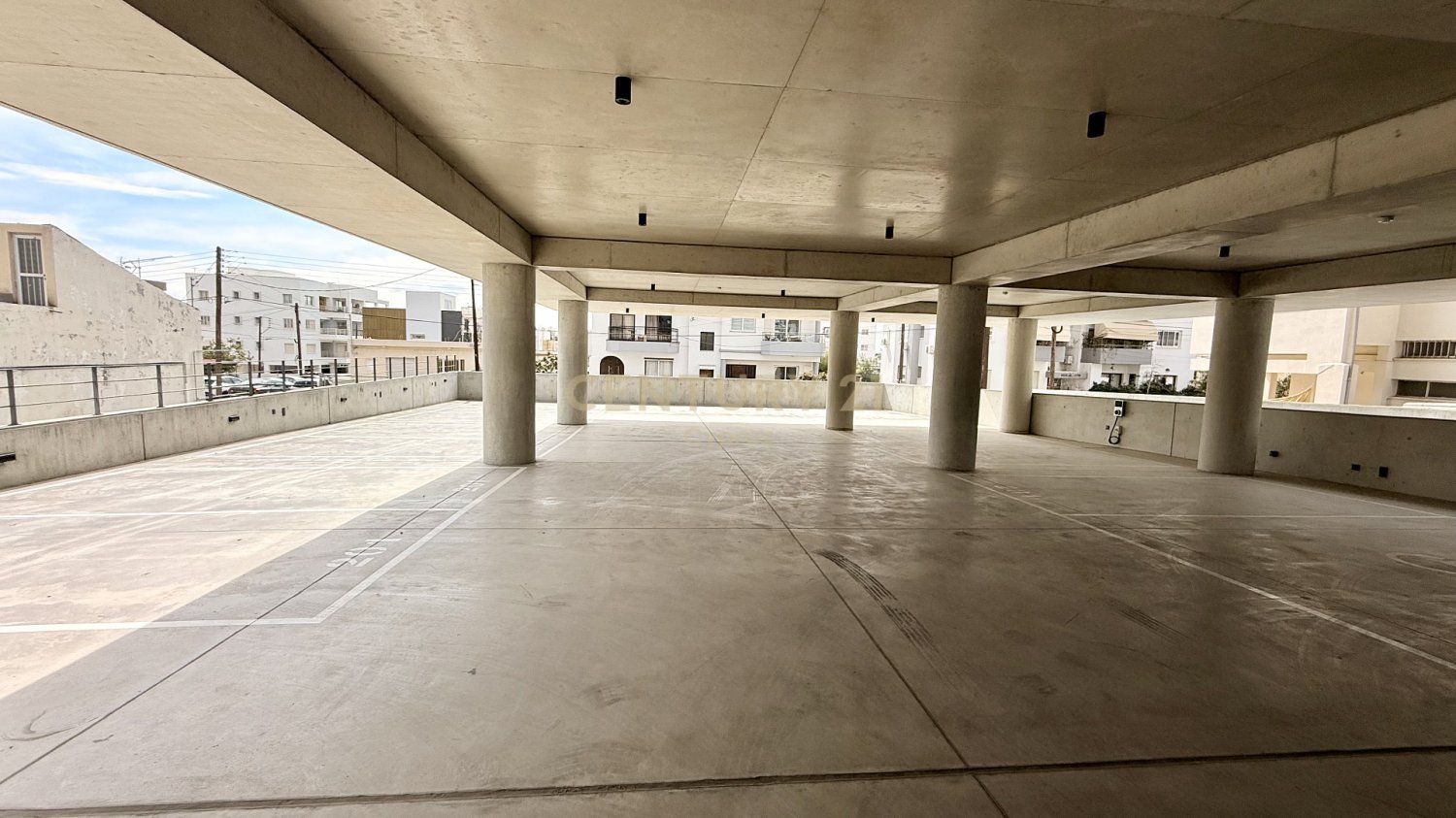 235m2 Bureau à Mesa Geitonia, Limassol, Chypre No. 55264