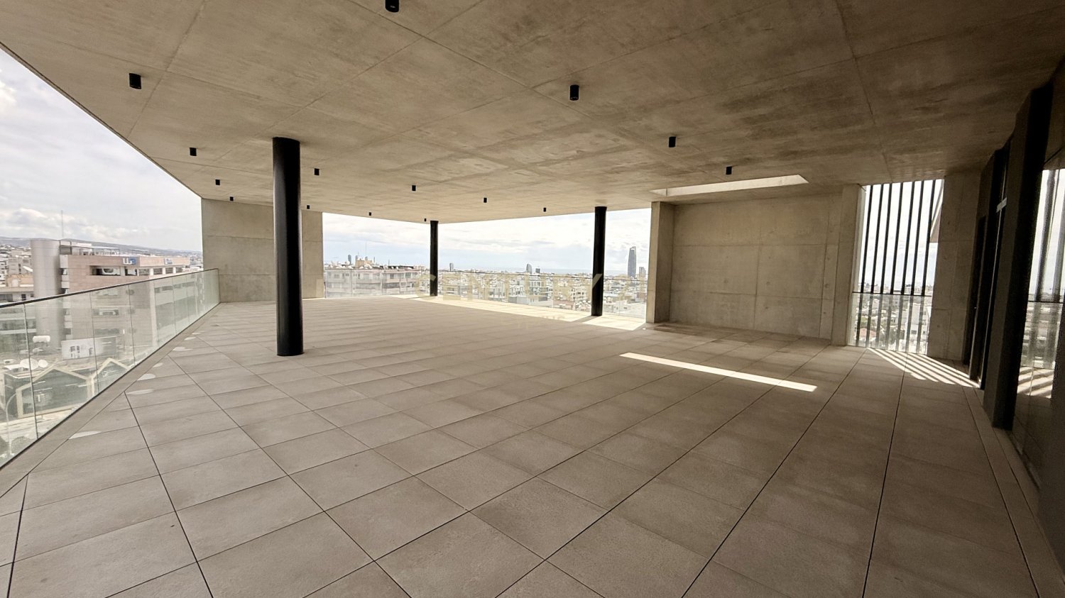 235m2 Bureau à Mesa Geitonia, Limassol, Chypre No. 55264