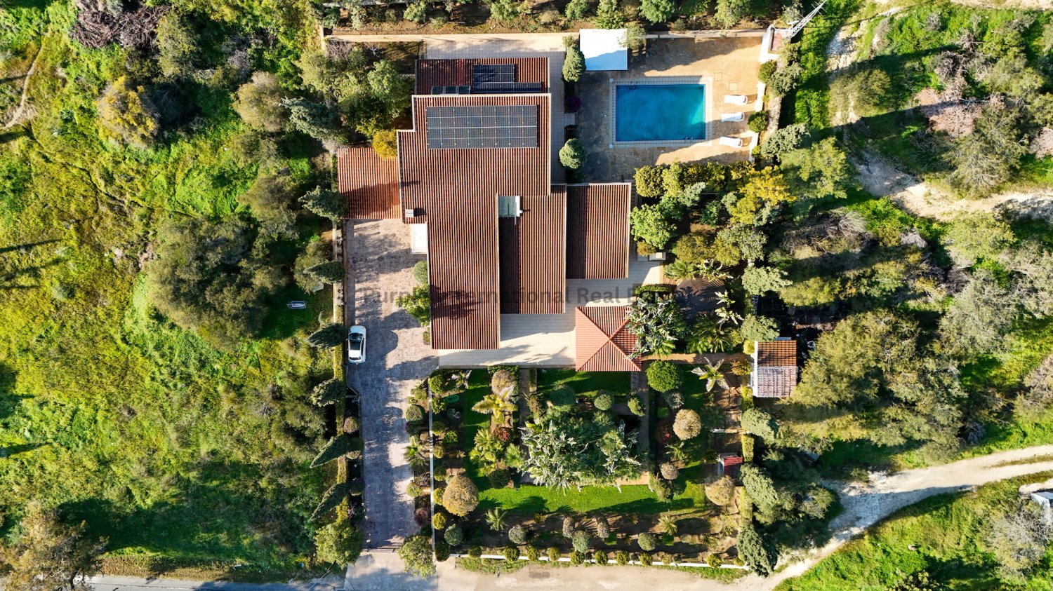 4 bedrooms Villa in Aradippou, Larnaka, Cyprus No. 39130