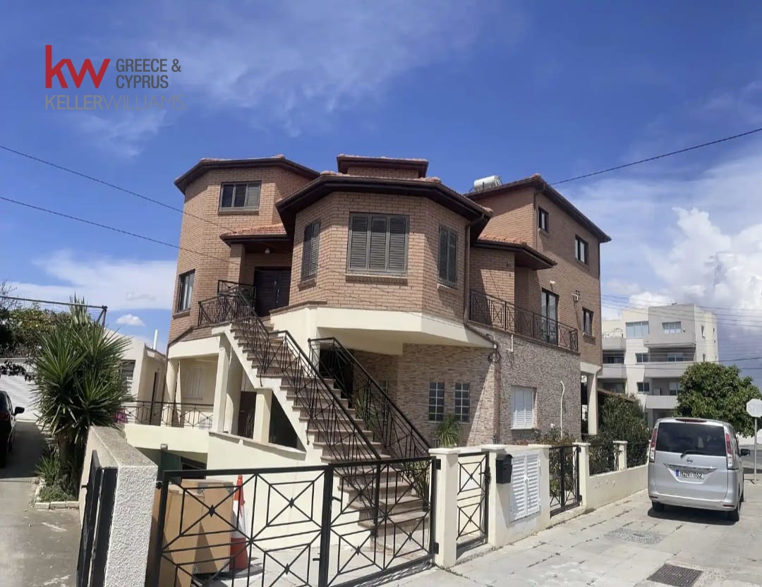 6 chambres Villa à Lakatamia, Nicosia, Chypre No. 40641