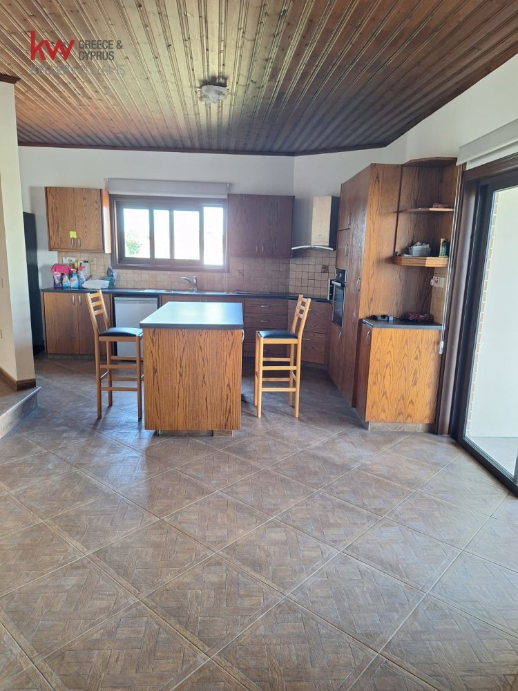 6 chambres Villa à Lakatamia, Nicosia, Chypre No. 40641