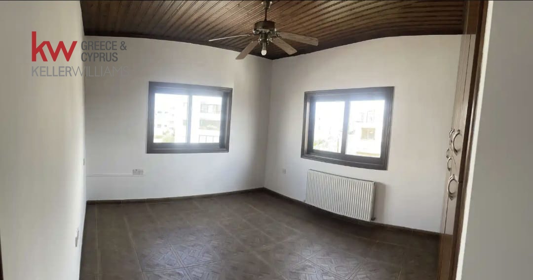 6 chambres Villa à Lakatamia, Nicosia, Chypre No. 40641