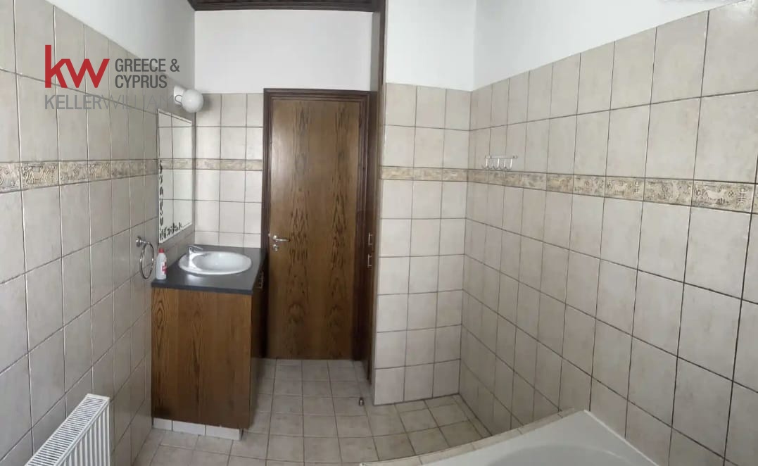 6 chambres Villa à Lakatamia, Nicosia, Chypre No. 40641