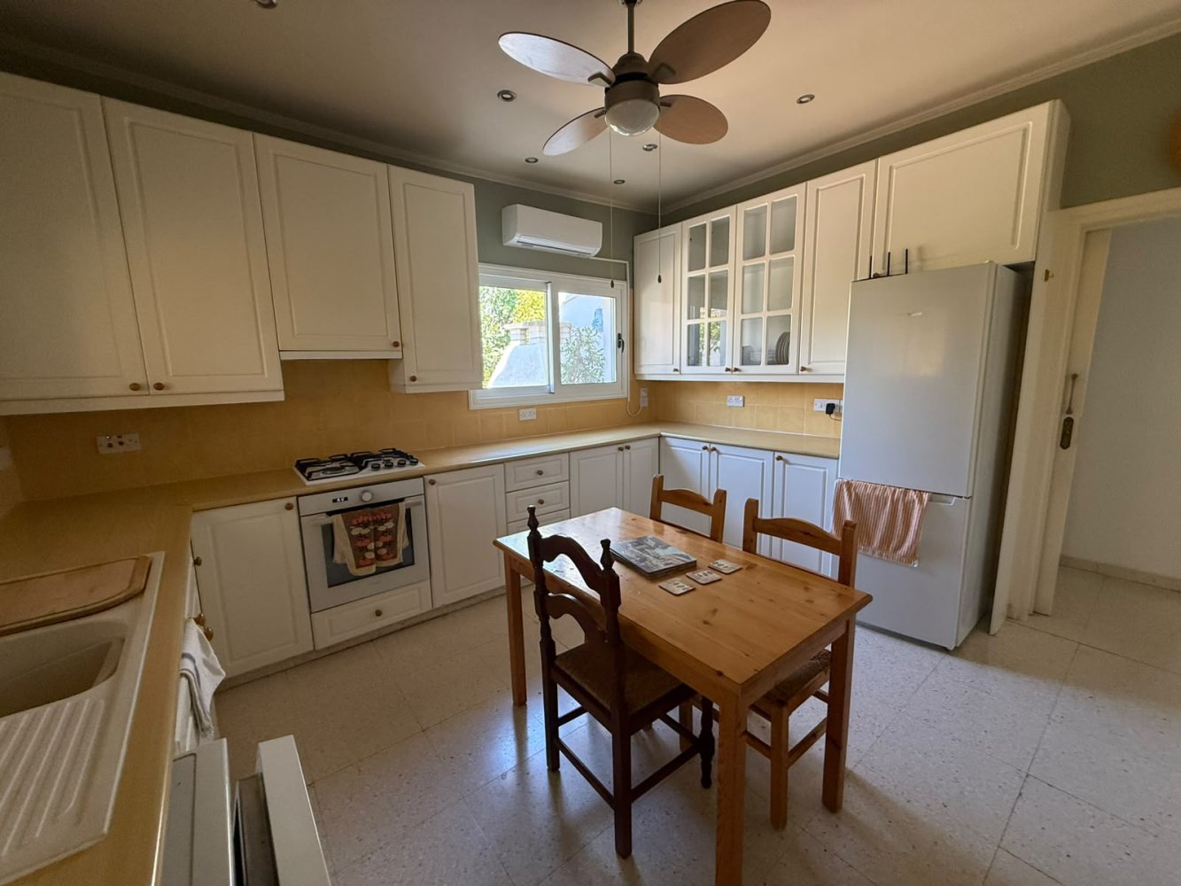 4 bedrooms Villa in Tremithousa, Paphos, Cyprus No. 61739