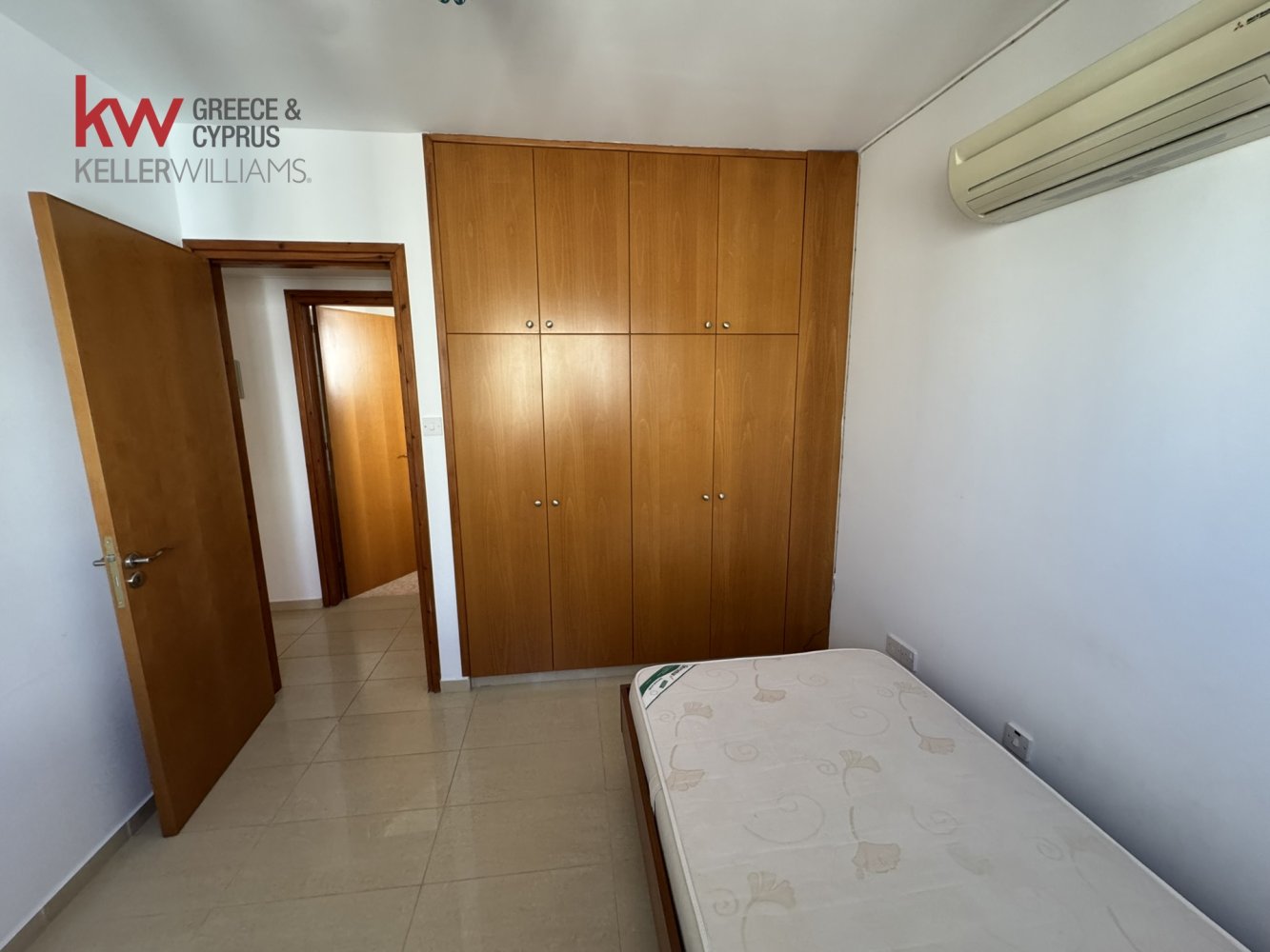 Квартира с 3 спальнями в Ларнака, Кипр № 39964