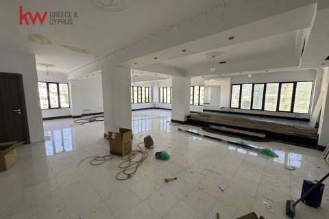 Офис с 4 комнатами в Ларнака, Кипр № 39827