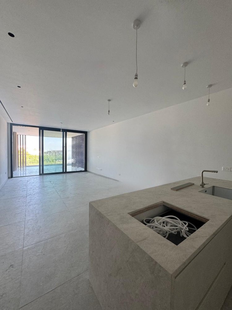3 bedrooms Apartment in Germasogeia, Limassol, Cyprus No. 62143