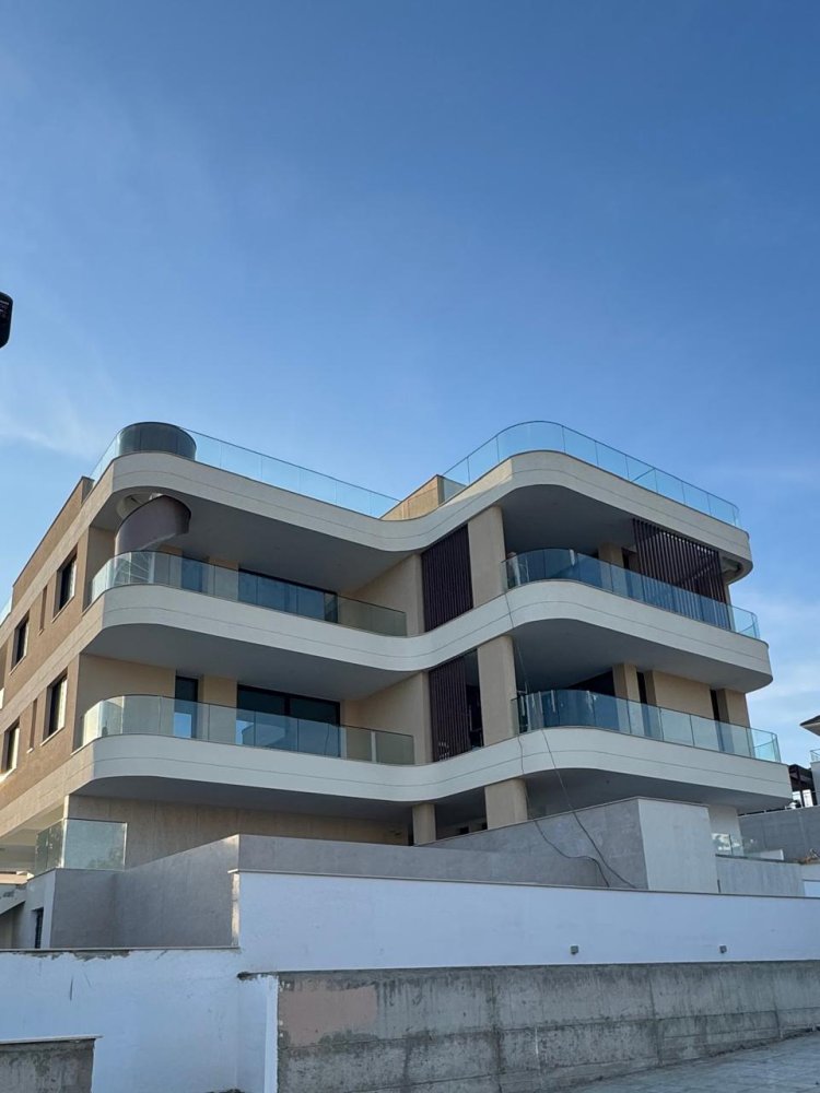 3 bedrooms Apartment in Germasogeia, Limassol, Cyprus No. 62143
