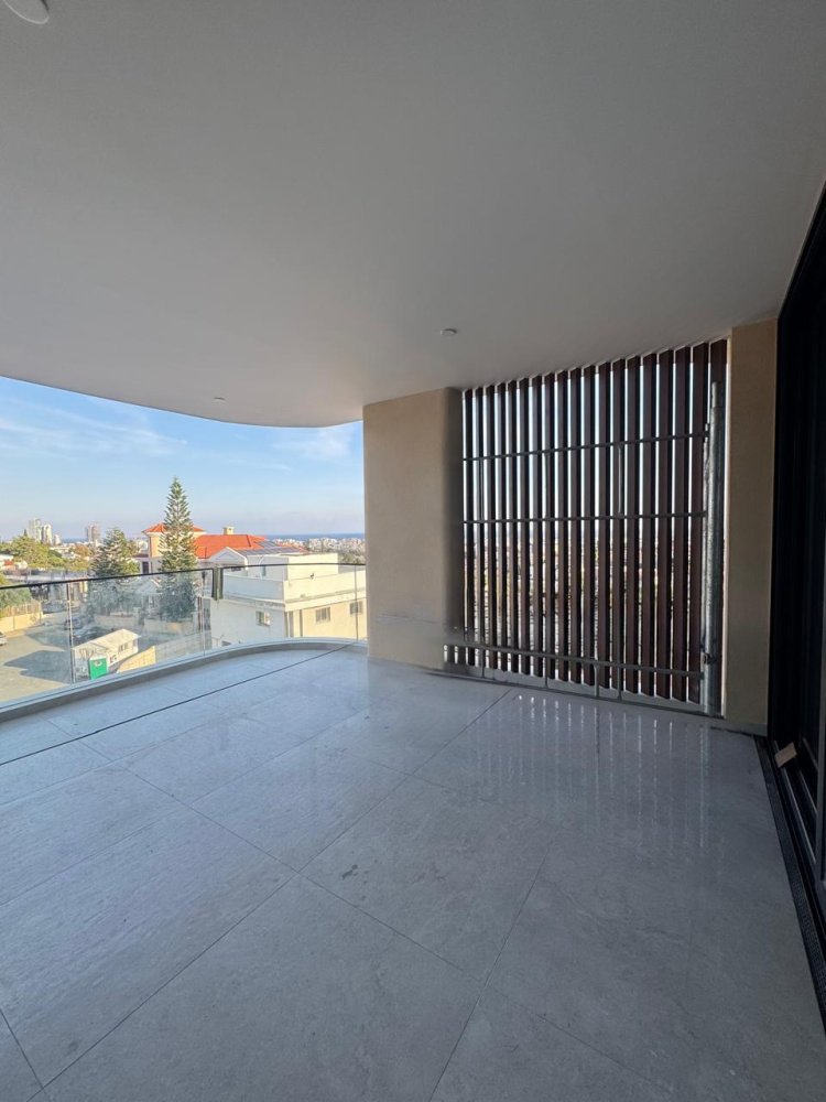 3 bedrooms Apartment in Germasogeia, Limassol, Cyprus No. 62143