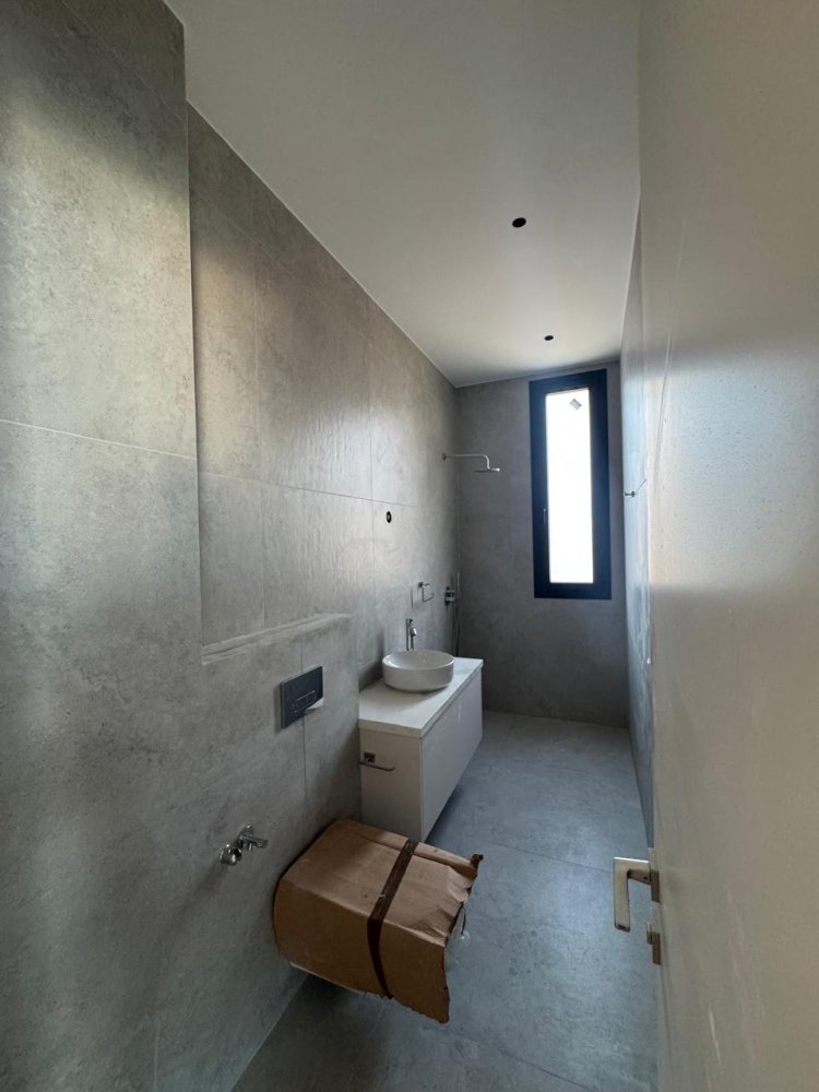3 bedrooms Apartment in Germasogeia, Limassol, Cyprus No. 62143