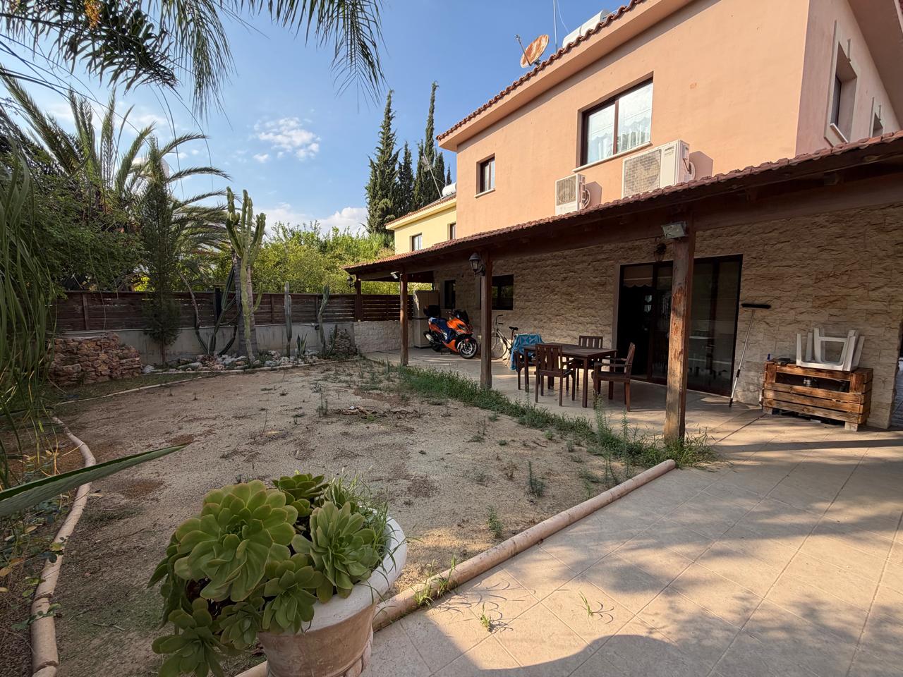 4 dormitorios Villa en Aradippou, Larnaka, Chipre No. 62432