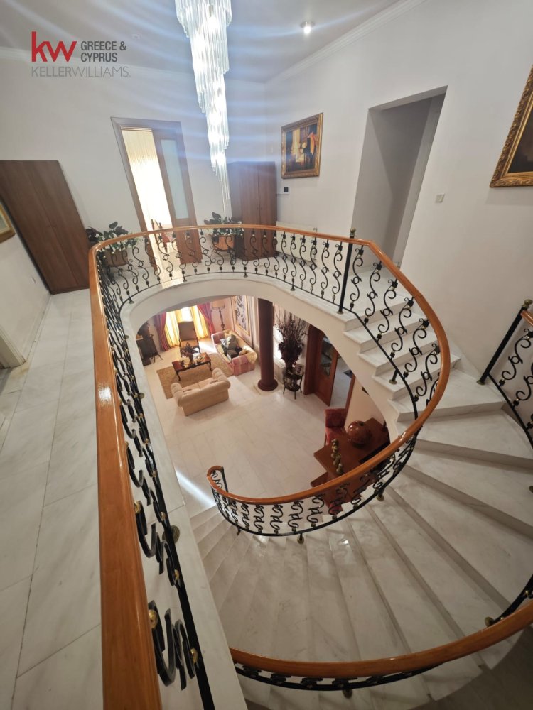 Вилла с 5 спальнями в Арадипу, Ларнака, Кипр № 40126