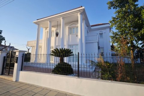 Вилла с 5 спальнями в Арадипу, Ларнака, Кипр № 40126
