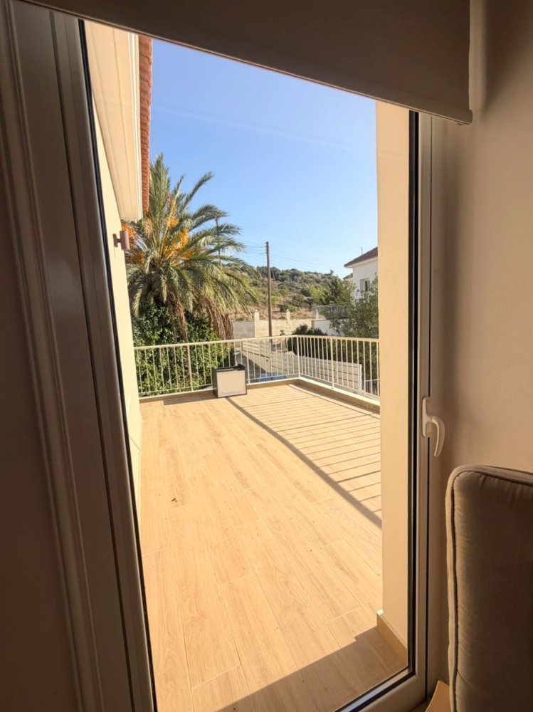 4 bedrooms Villa in Parekklisia, Limassol, Cyprus No. 62606