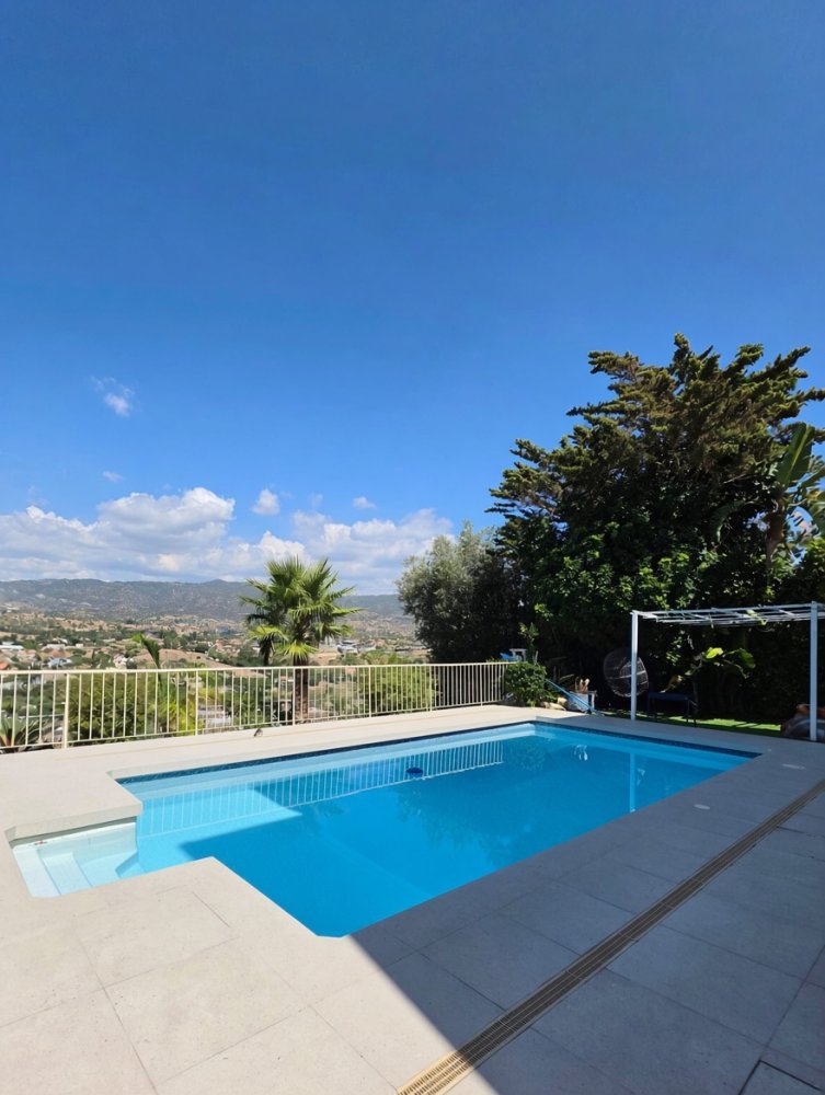 4 bedrooms Villa in Parekklisia, Limassol, Cyprus No. 62606