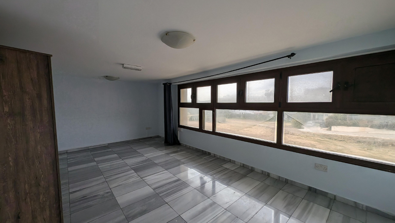 260m2 Commercial property in Moutallos, Paphos, Cyprus No. 61464