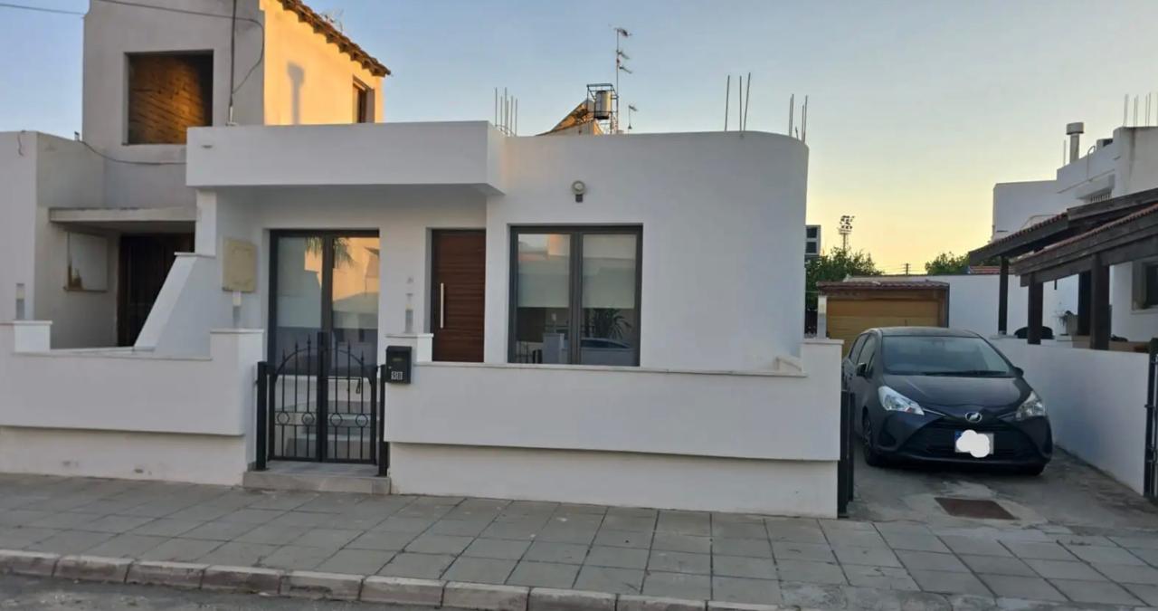 3 bedrooms Apartment in Larnaca, Larnaka, Cyprus No. 61504