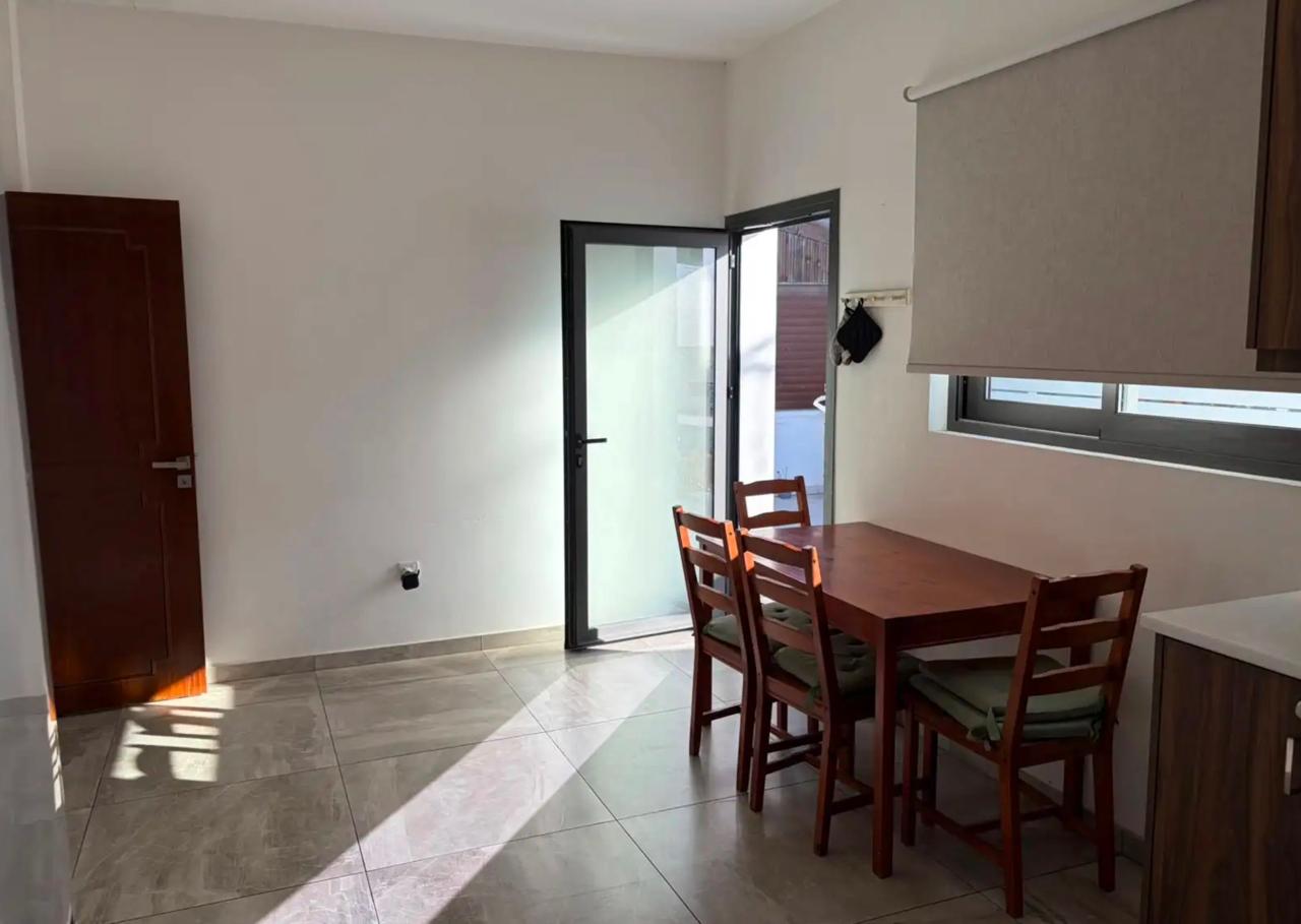3 bedrooms Apartment in Larnaca, Larnaka, Cyprus No. 61504