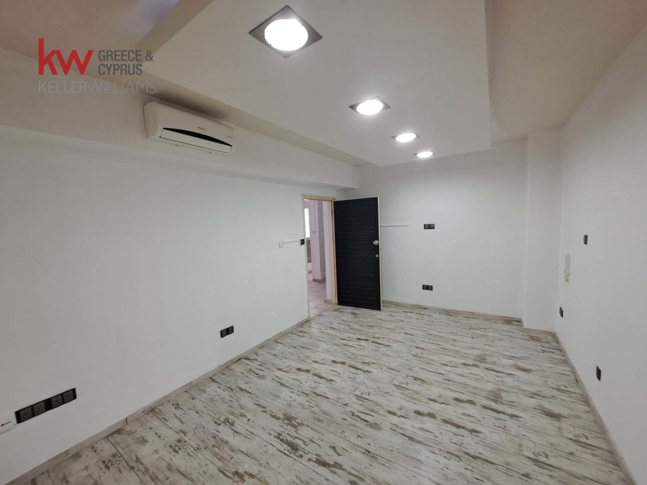 65m2 Oficina en Larnaca, Larnaka, Chipre No. 51591