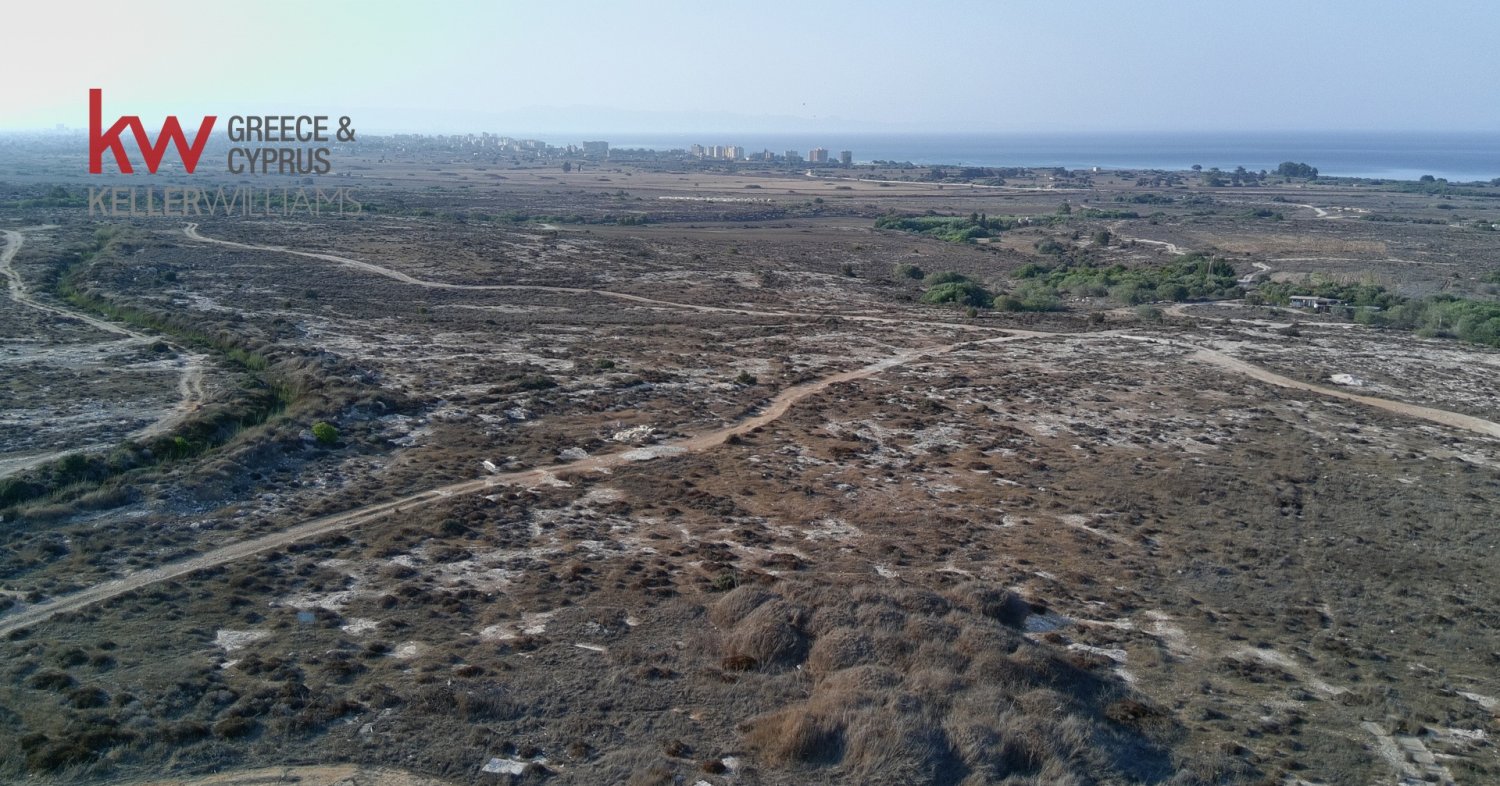 7200m2 Land in Paralimni, Ammochostos, Cyprus No. 40242
