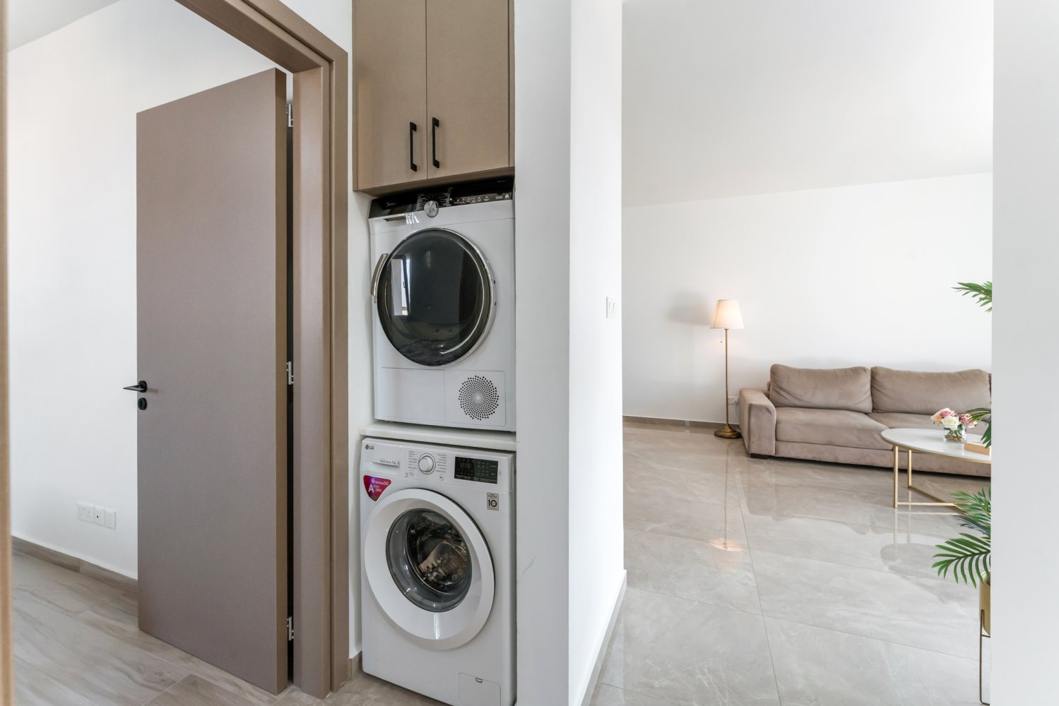 2 bedrooms Apartment in Larnaca, Larnaka, Cyprus No. 62574