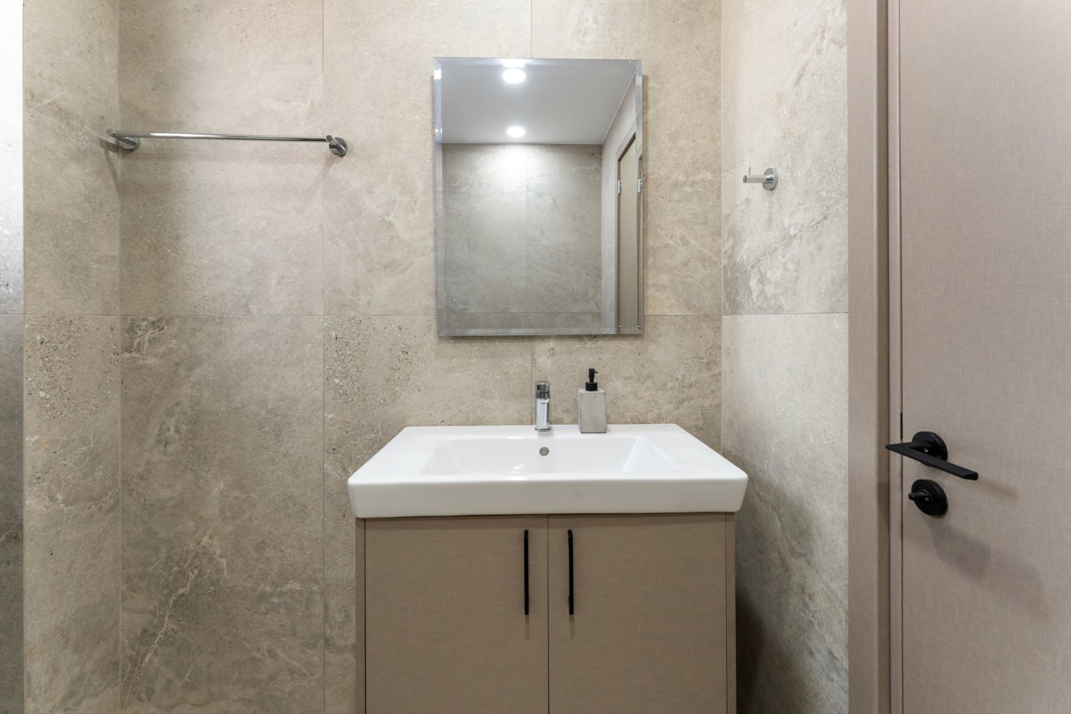 2 bedrooms Apartment in Larnaca, Larnaka, Cyprus No. 62574