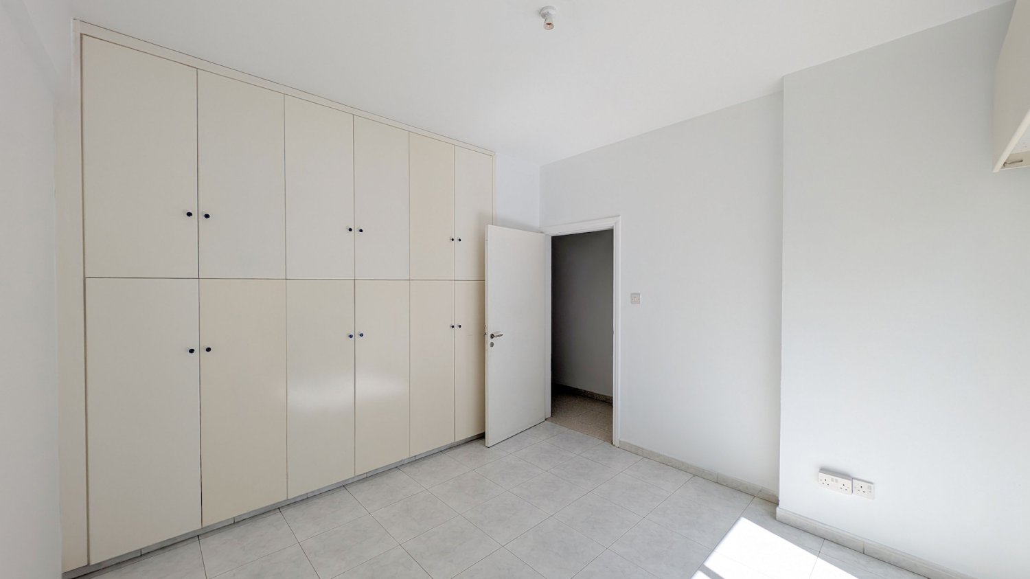 3 bedrooms Apartment in Nicosia, Cyprus No. 62506