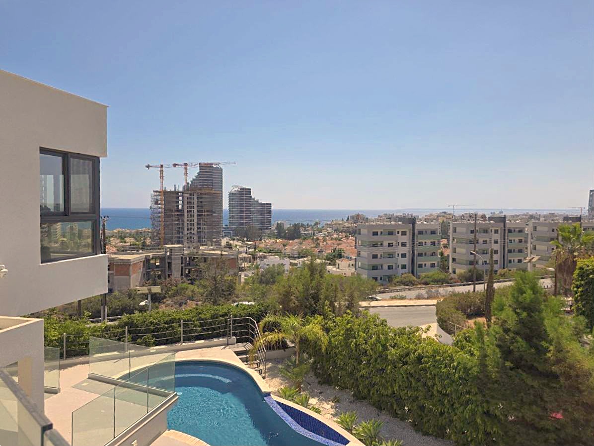4 bedrooms Villa in Germasogeia, Limassol, Cyprus No. 62430