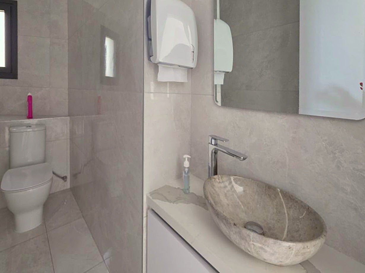 4 bedrooms Villa in Germasogeia, Limassol, Cyprus No. 62430