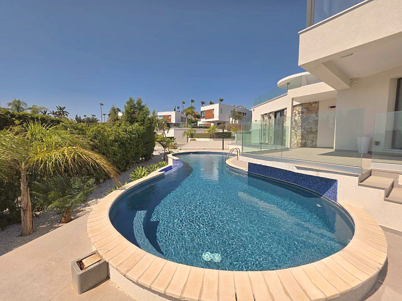 4 bedrooms Villa in Germasogeia, Limassol, Cyprus No. 62430