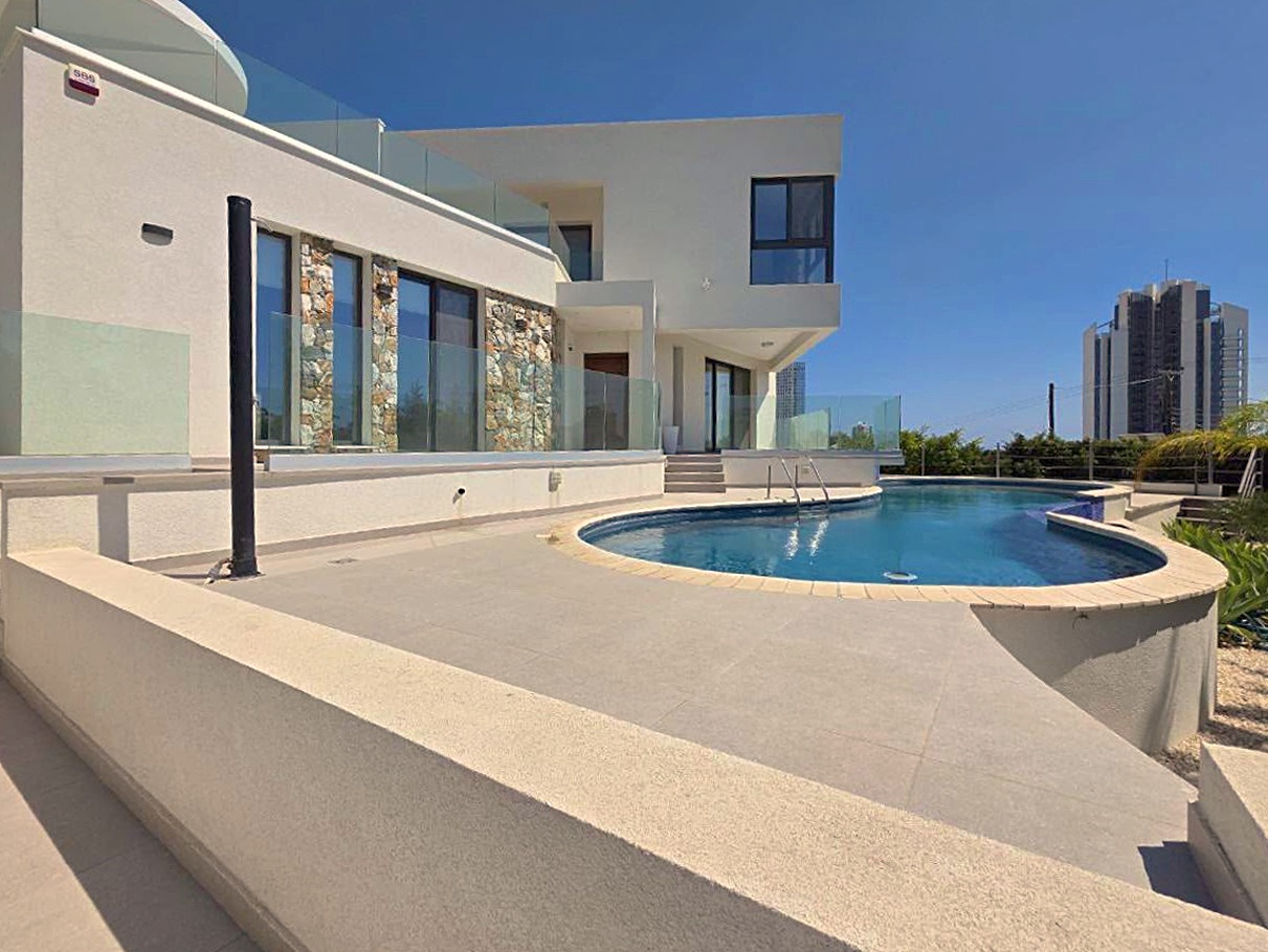 4 bedrooms Villa in Germasogeia, Limassol, Cyprus No. 62430