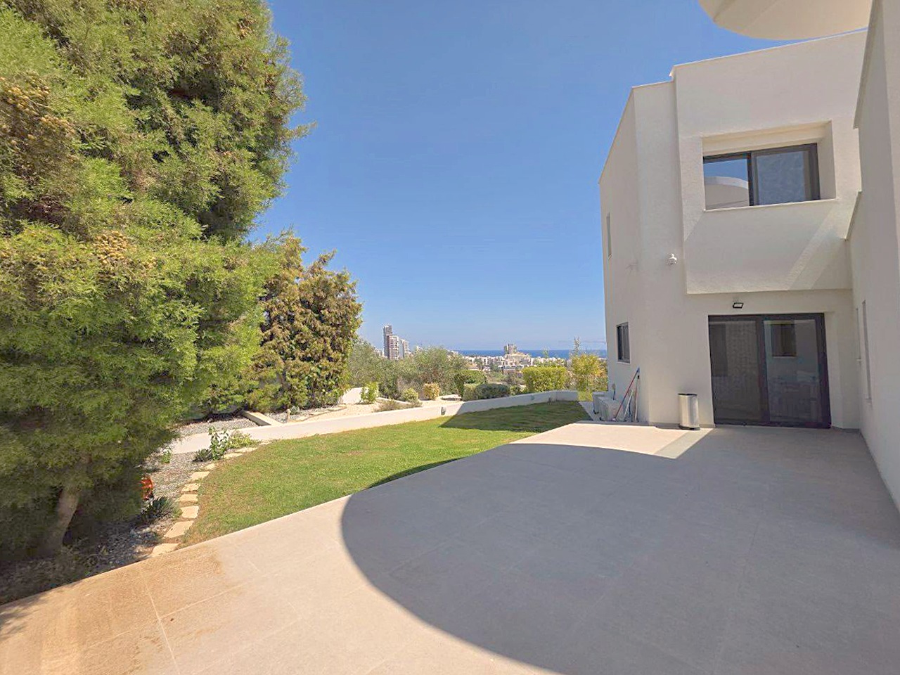 4 bedrooms Villa in Germasogeia, Limassol, Cyprus No. 62430