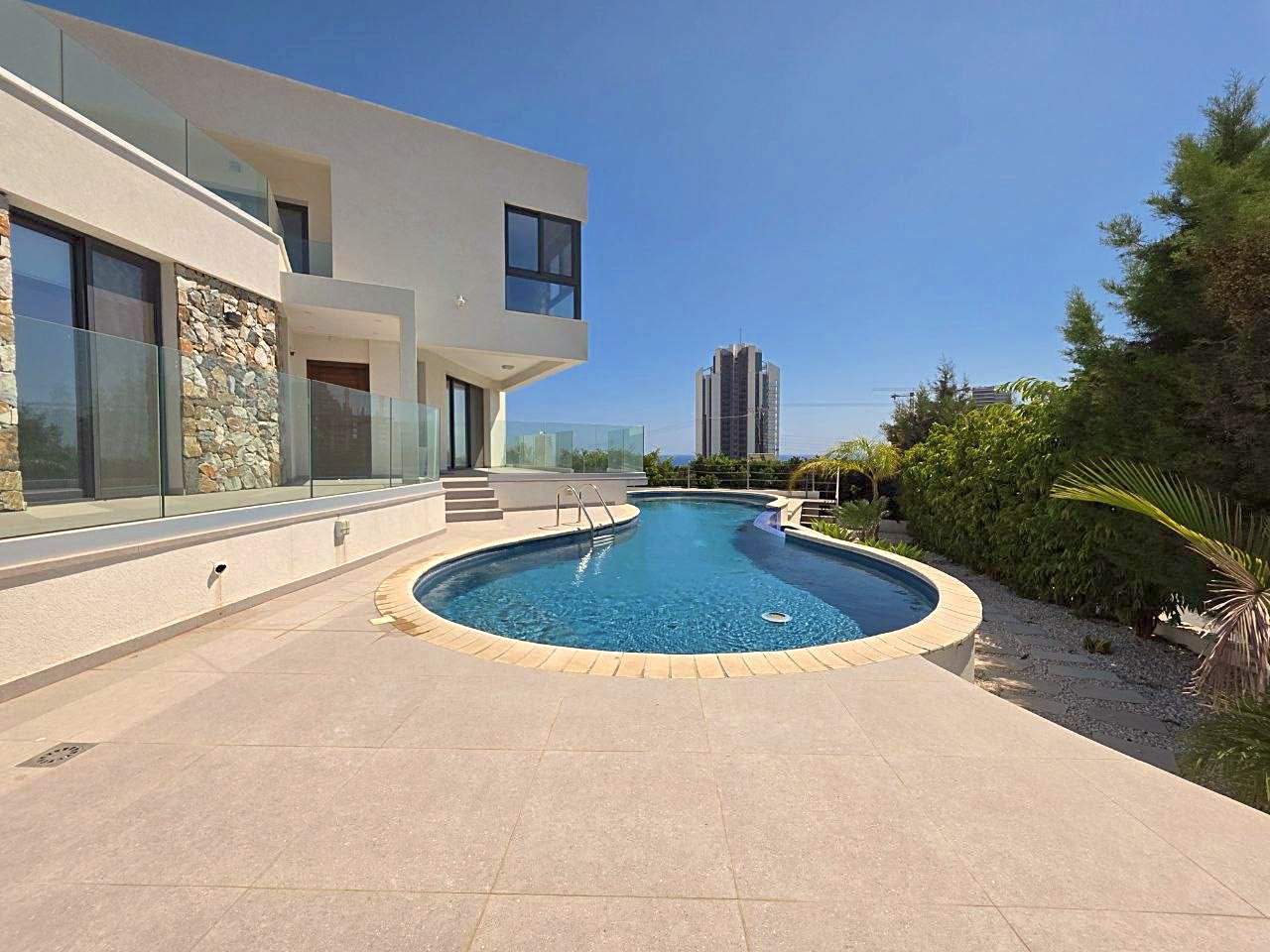 4 bedrooms Villa in Germasogeia, Limassol, Cyprus No. 62430