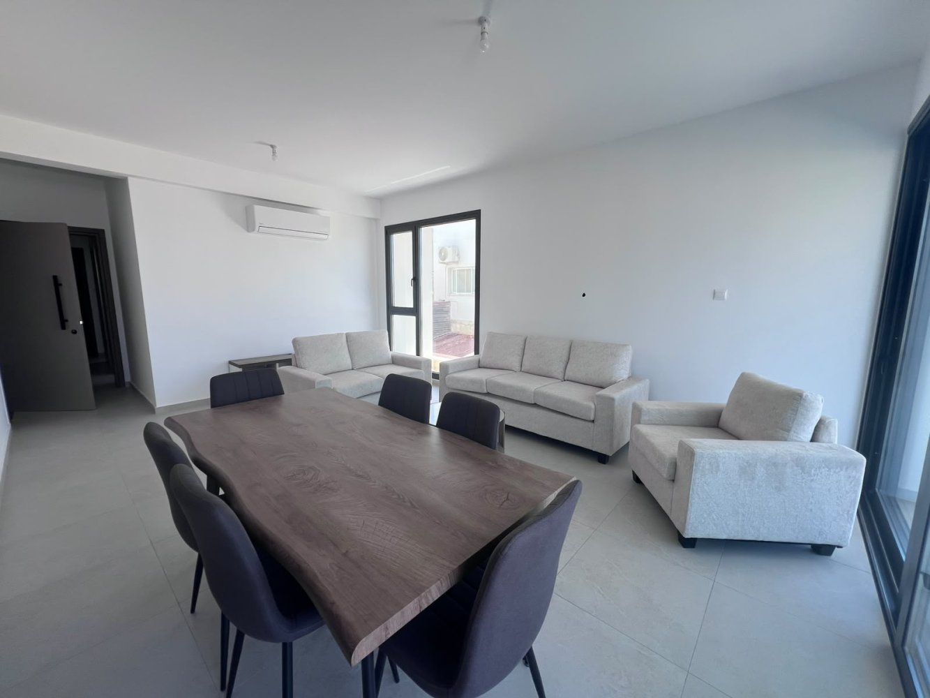 2 bedrooms Apartment in Larnaca, Larnaka, Cyprus No. 61508