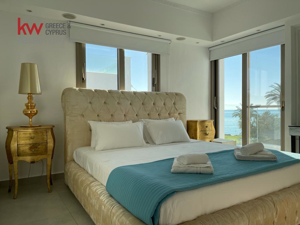 5 bedrooms Villa in Paralimni, Ammochostos, Cyprus No. 40446